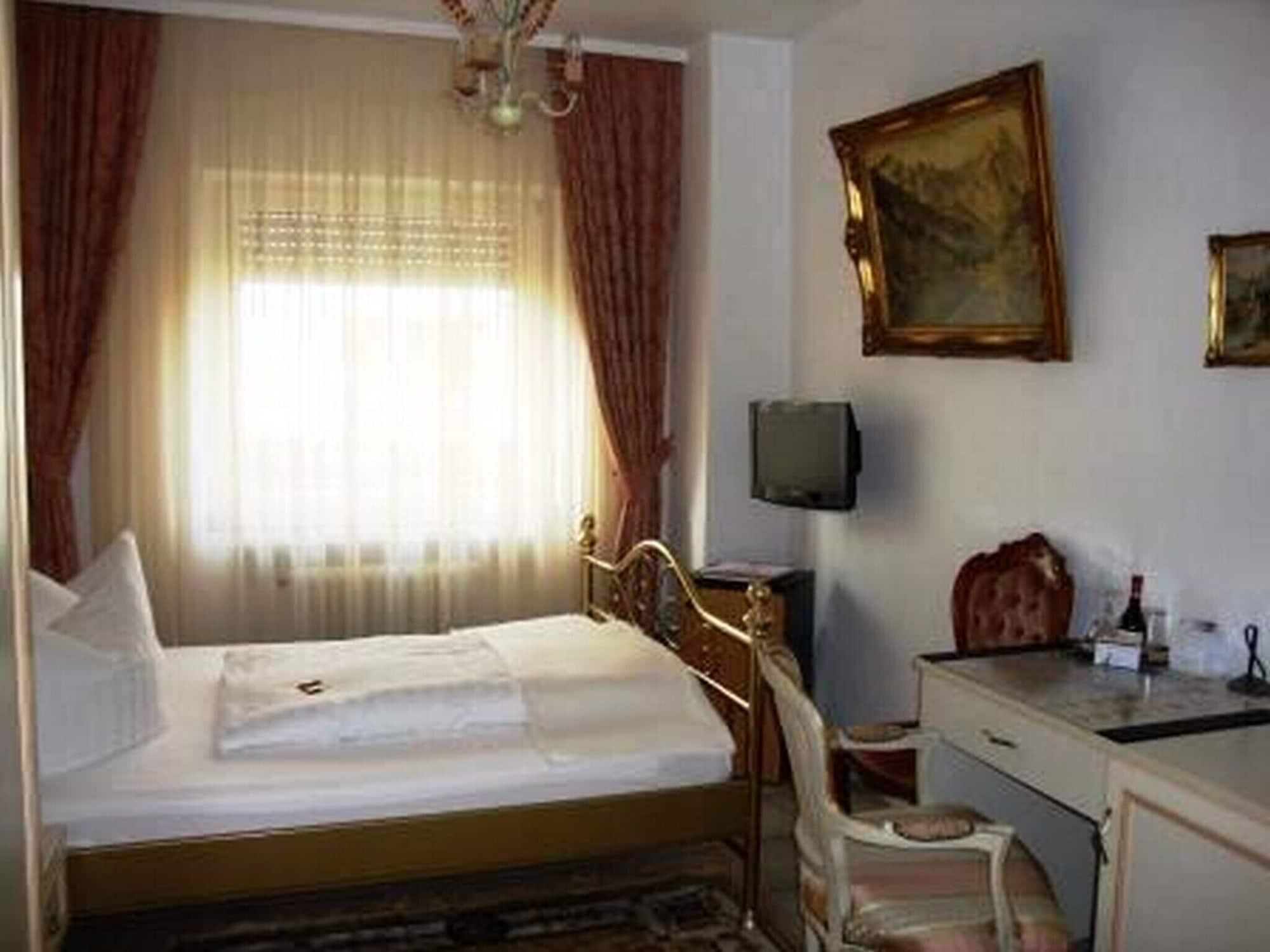 Haus Mooren, Hotel Garni Düsseldorf Extérieur photo