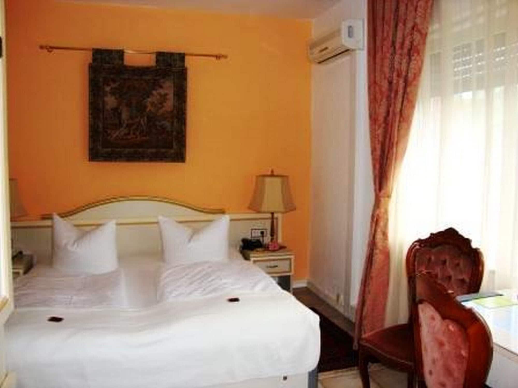 Haus Mooren, Hotel Garni Düsseldorf Extérieur photo