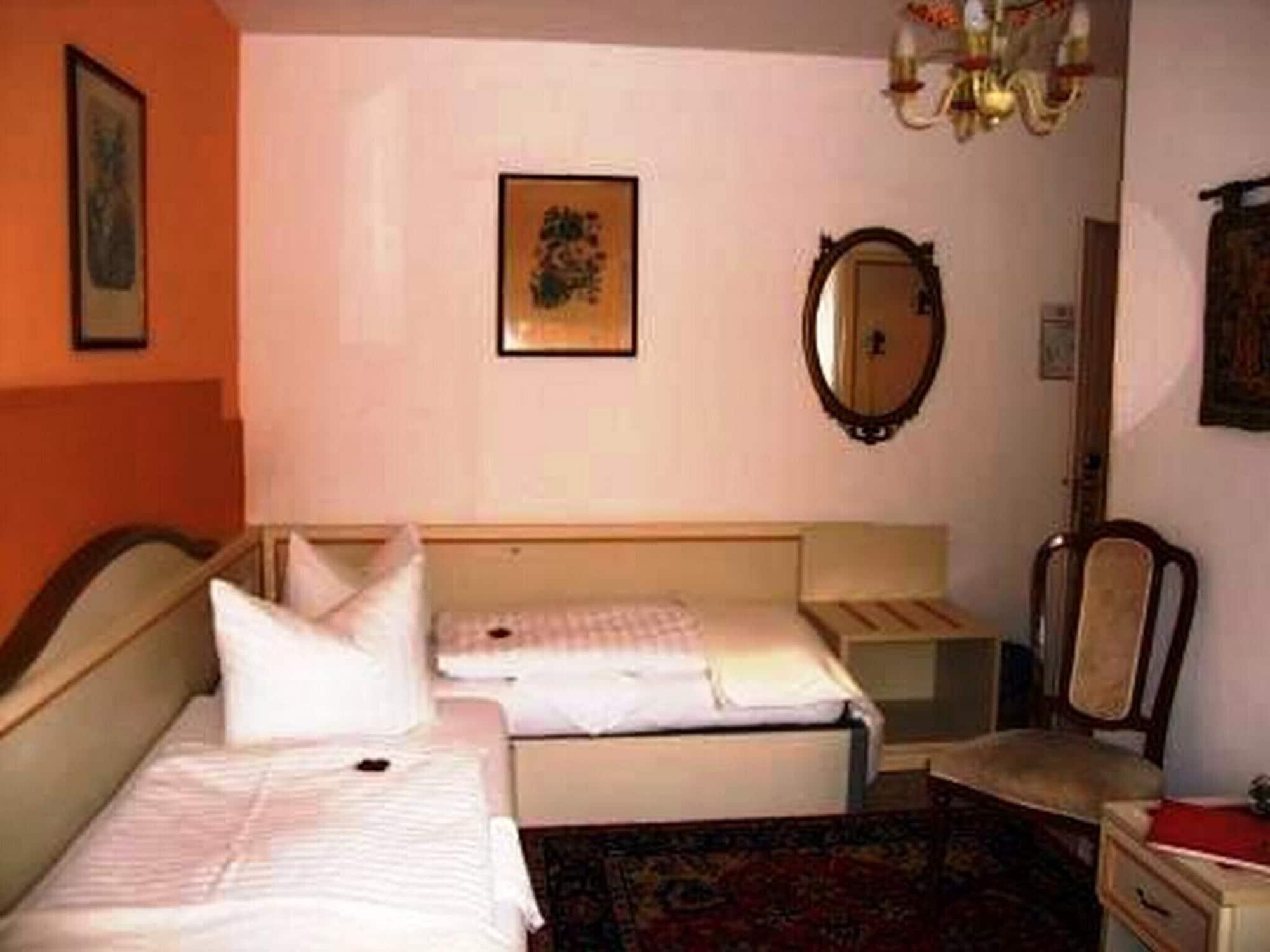 Haus Mooren, Hotel Garni Düsseldorf Extérieur photo