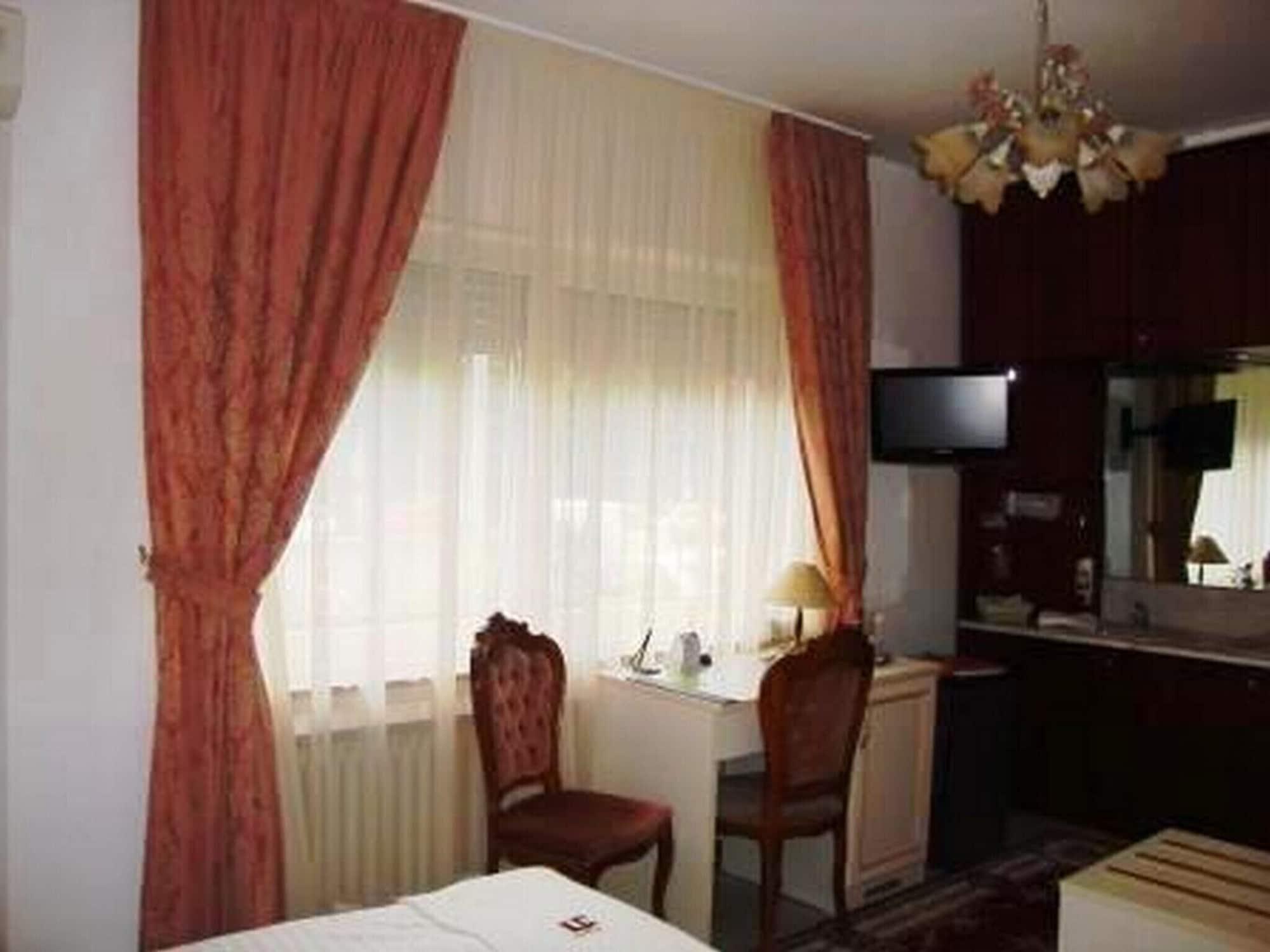 Haus Mooren, Hotel Garni Düsseldorf Extérieur photo