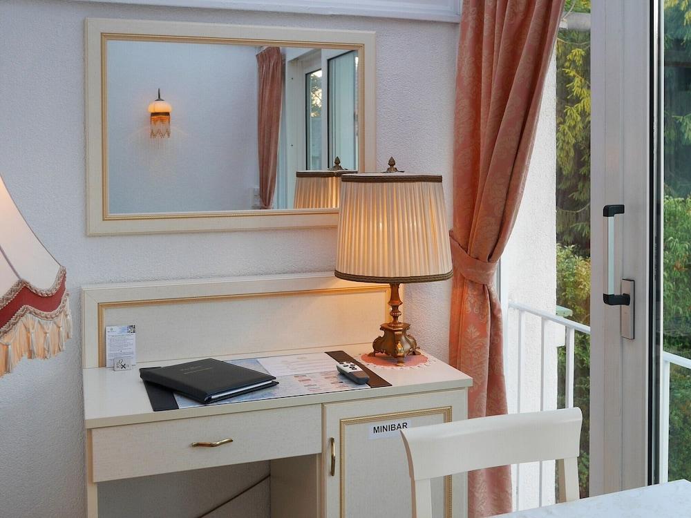 Haus Mooren, Hotel Garni Düsseldorf Extérieur photo