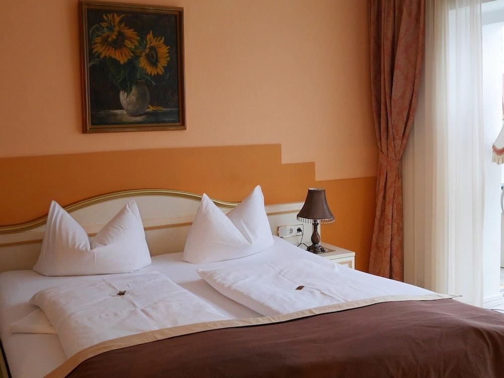 Haus Mooren, Hotel Garni Düsseldorf Extérieur photo