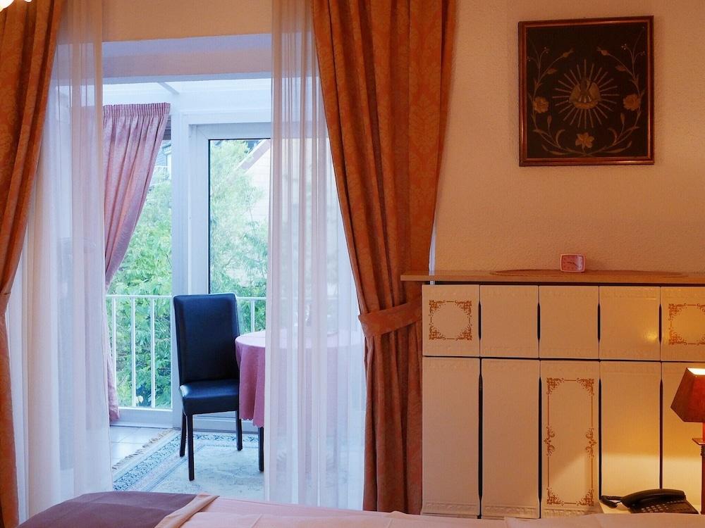 Haus Mooren, Hotel Garni Düsseldorf Extérieur photo