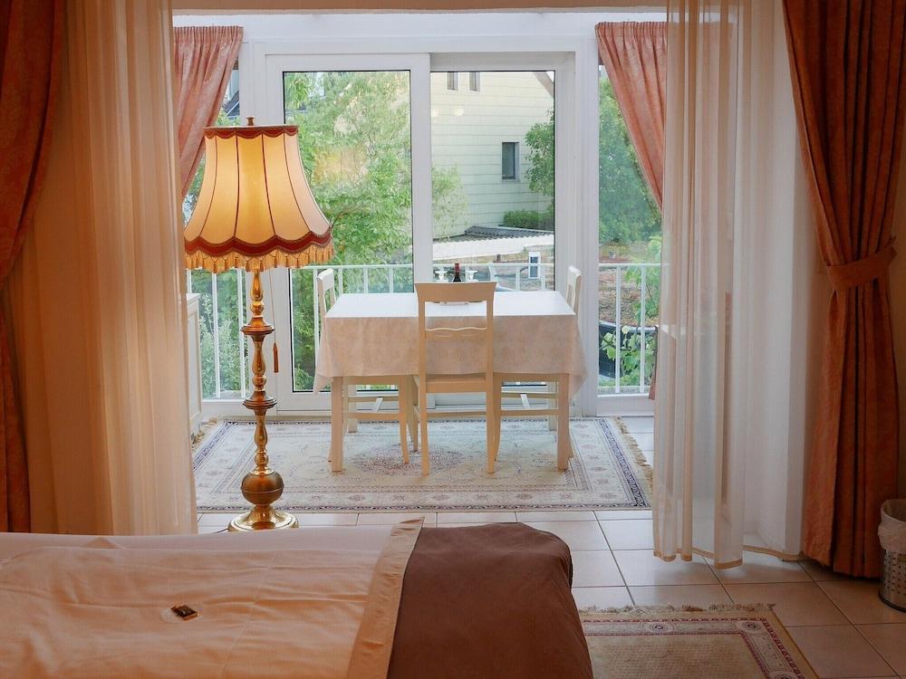 Haus Mooren, Hotel Garni Düsseldorf Extérieur photo