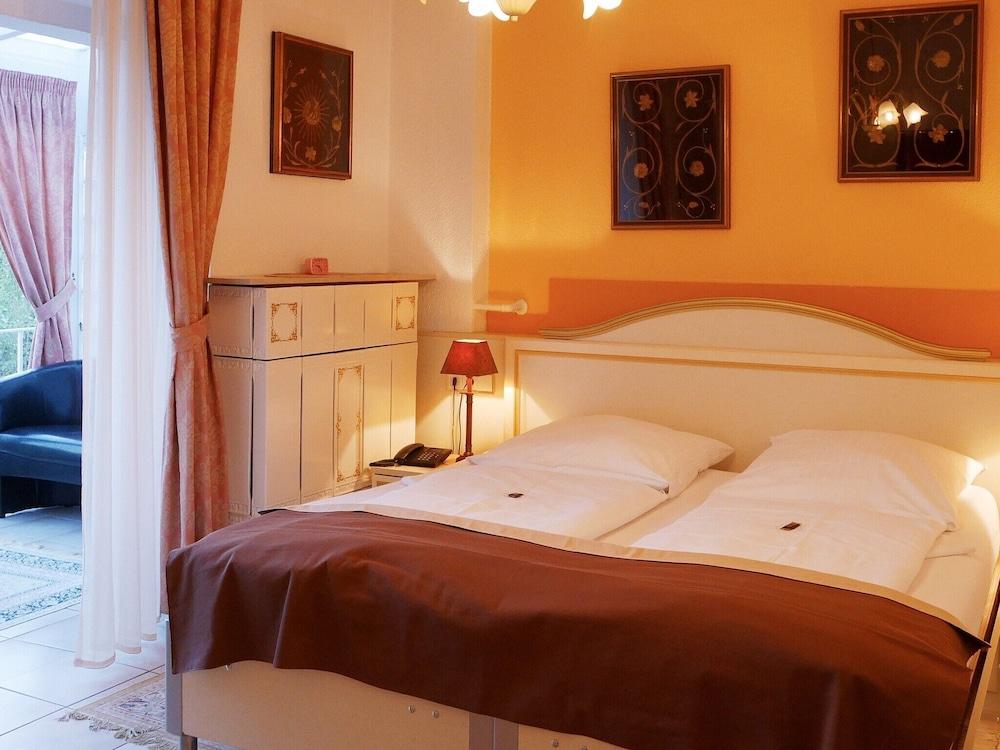 Haus Mooren, Hotel Garni Düsseldorf Extérieur photo