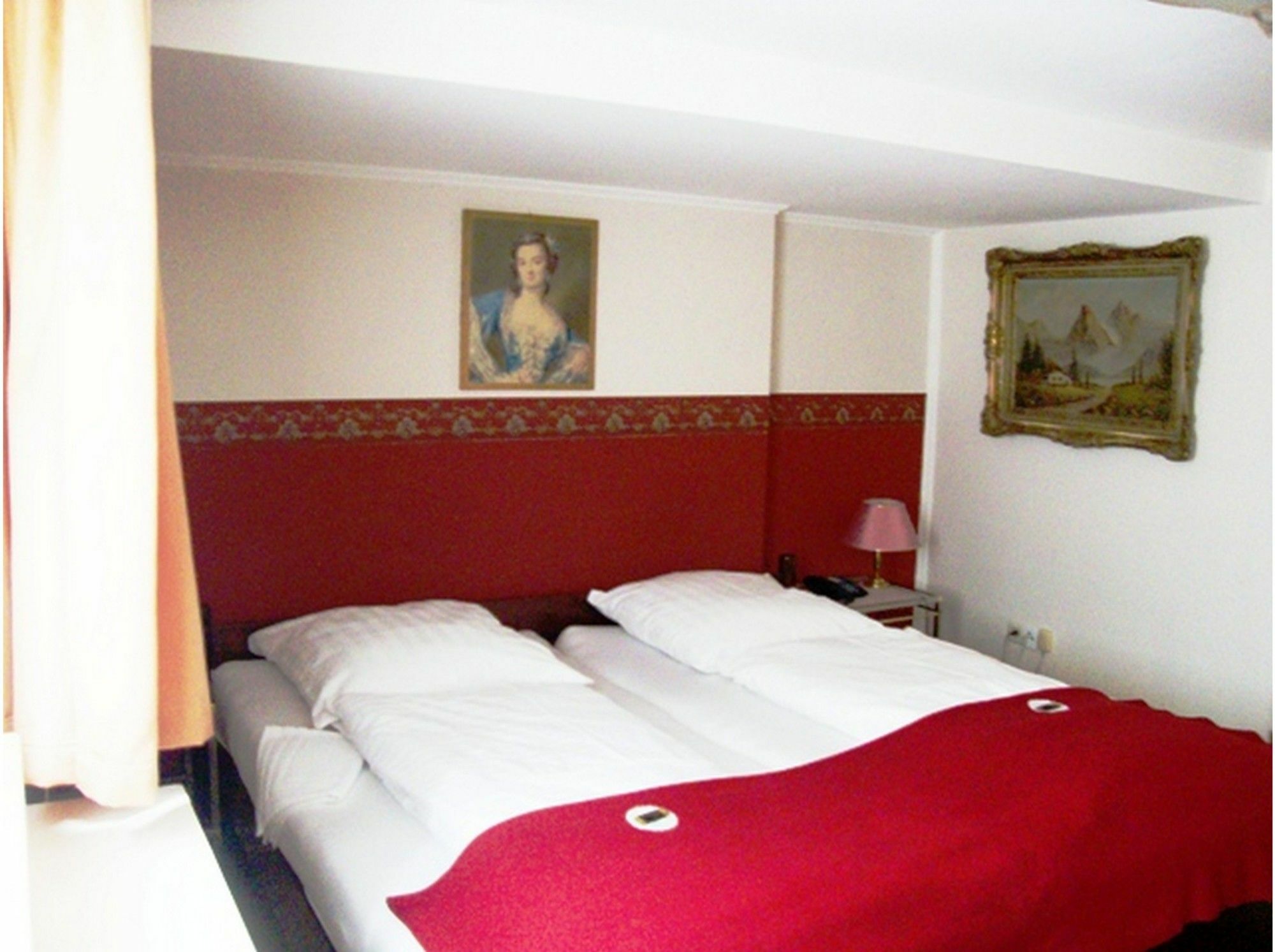 Haus Mooren, Hotel Garni Düsseldorf Extérieur photo